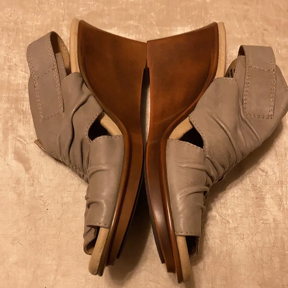 Earth Bonsai Too Leather Wedge